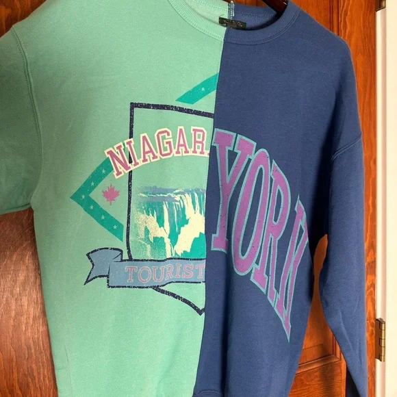 ❄️2 for $20❄️ Niagara Falls sweatshirt - Picture 2 of 5